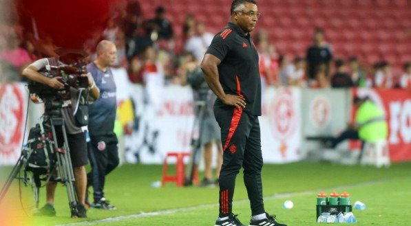 Na semana passada, alguns jogadores fizeram um protesto através das redes sociais contra o uso do gramado sintético no Brasil.