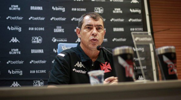 Carille ressalta que o Vasco vai evoluir, porém no atual momento o Vasco está atrás dos três times cariocas que disputam o campeonato Brasileiro da série A.