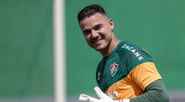 Felipe Alves em treino do Fluminense