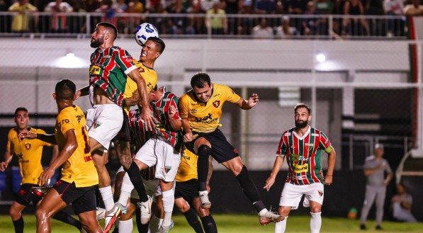 Lance do jogo entre Operário-MT x Sport pela primeira fase da Copa do Brasil