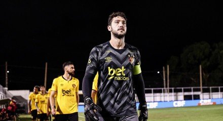 Jogadores do Sport entram em campo antes de duelo contra o Operário VG-MT