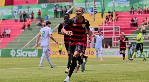 Jovem atleta é destaque da base do Leão da Ilha.