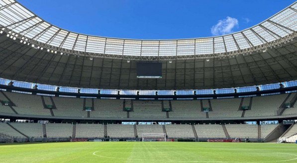 Estádio estava com cinco partidas marcadas em uma semana, e foi muito criticado por parte do Secretário da Casa Civil do CE.