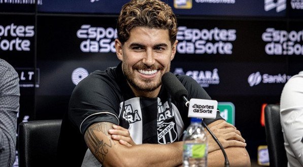 O novo camisa 9 do Ceará foi apresentado na última terça (25). Haroldo Martins, diretor de futebol do clube destacou a vontade do atacante com o projeto.