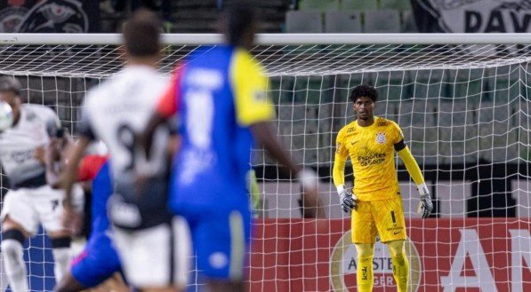 Na visão do goleiro e do atacante Memphis, o Corinthians dificultou os dois jogos pelo excesso de ímpeto diante a fiel torcida presente na Neo Química Arena