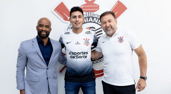 O Corinthians oficializou a chegada do lateral argentino Fabrizio Angileri, ex-Getafe. Ele chega sem custos e com contrato válido até o final de 2025.