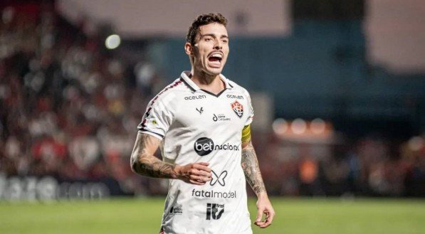 Imagem de Zeca em ação na época do Vitória