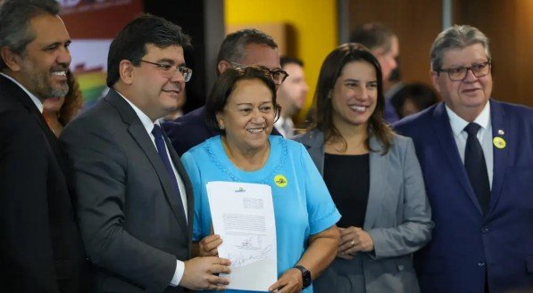 Na posse de Rafael Fontelles no Consórcio Nordeste, governadores lançam iniciativa por infraestrutura.