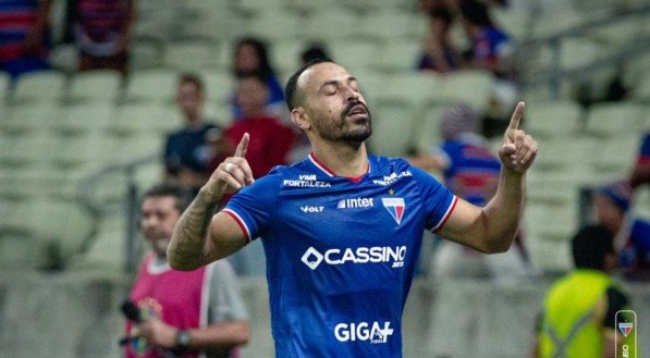 Fortaleza e Ferroviário se enfrentaram na Arena Castelão nesta quarta-feira (05), partida válida pela 5ª rodada da Copa do Nordeste. A partida terminou 4&amp;#215;0 para os donos da casa, gols anotados por Moisés (2x), Yago Pikachu e Renato Kayzer. Com os dois tentos anotados na partida, Moisés chegou a marca de 14 gols com a [&amp;#8230;]