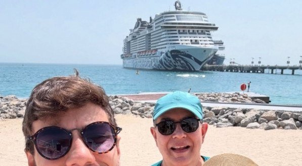 José Carlos, Tânia e Henrique Fontaine em cruzeiro na ilha Sir Bani nos Emirados Árabes