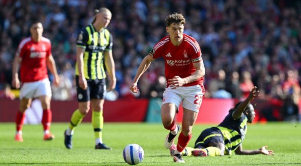 Com gol no fim, Forest vence Manchester City e se firma no G-4 da Premier League