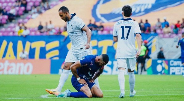 Lance de Retrô x Maguary pelo Campeonato Pernambucano 2025