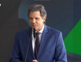 O ministro da Fazenda, Fernando Haddad, discursou durante o lançamento do Programa ‘Crédito do trabalhador’ nesta quarta-feira (12)