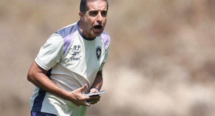  O técnico Renato Paiva terá cerca de um mês de treinamentos para recuperar jogadores lesionados e integrar reforços ao elenco