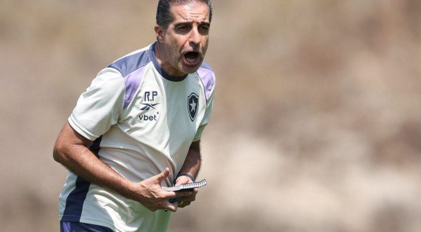  O técnico Renato Paiva terá cerca de um mês de treinamentos para recuperar jogadores lesionados e integrar reforços ao elenco