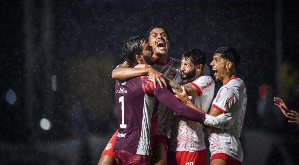 Braga empatou em 1 a 1 no tempo normal, mas garantiu a vaga com pênalti decisivo sendo cobrado pelo goleiro Cleiton.