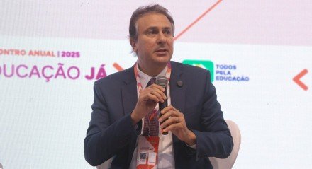 O ministro Camilo Santana participou do Encontro Anual Educação Já 