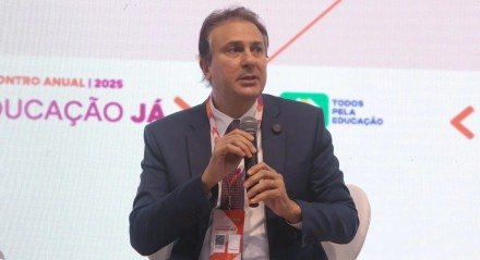 O ministro Camilo Santana participou do Encontro Anual Educação Já 