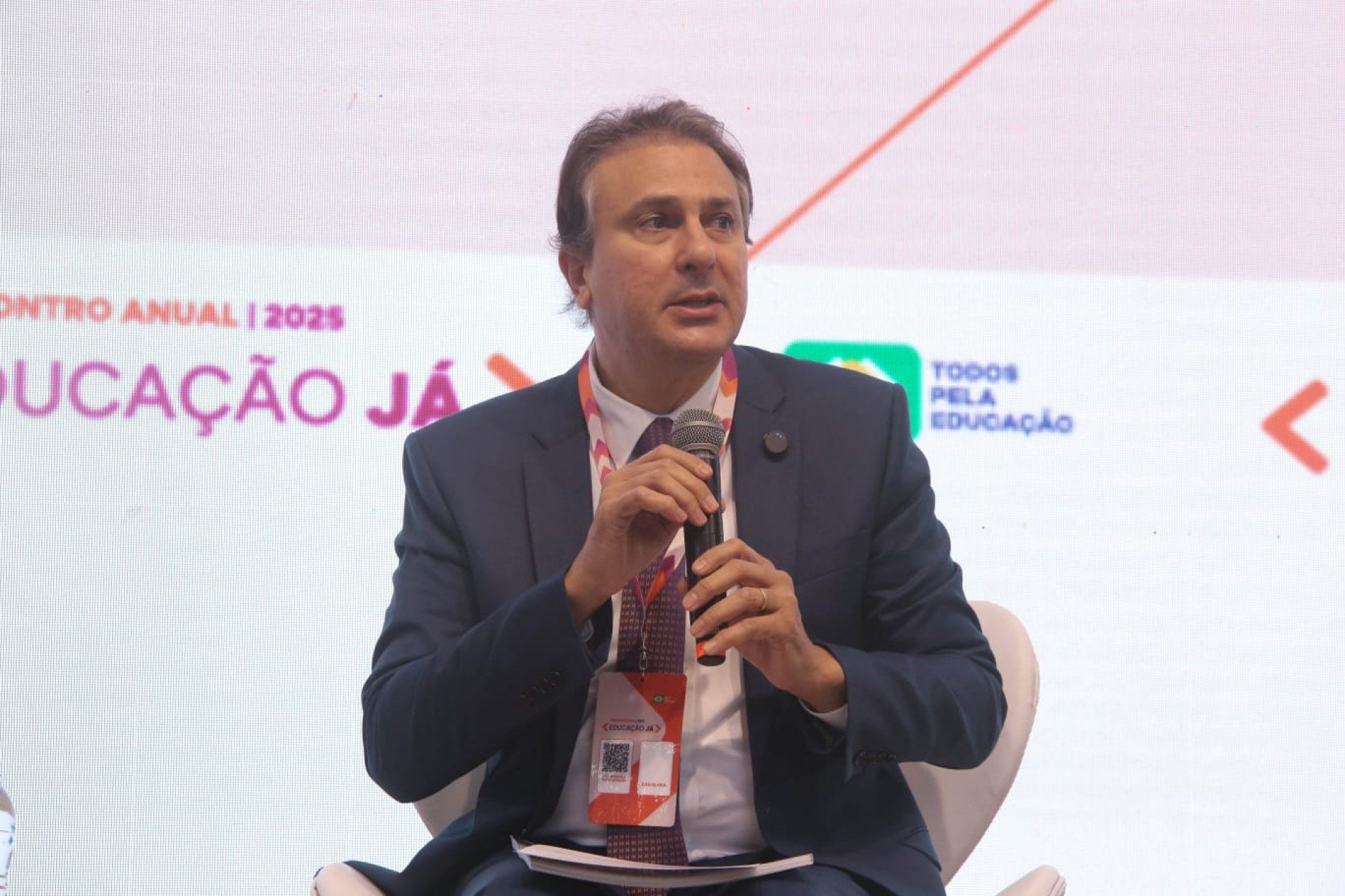 O ministro Camilo Santana participou do Encontro Anual Educação Já 