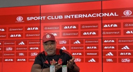 Internacional segue preparação e Roger fala em coletiva