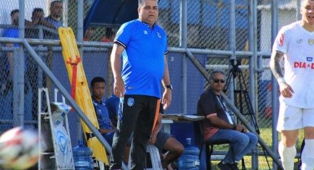 Treinador soma sete jogos à frente da equipe e mantém-se invicto desde a sua chegada