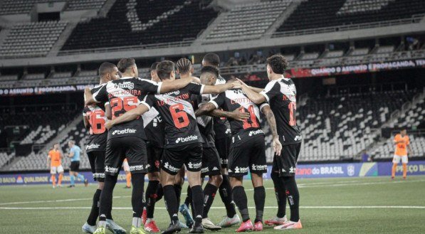 A equipe cruzmaltina tem 13 jogadores em seu último ano de contrato, e uma reformulação no elenco deve ocorrer ao final da temporada.