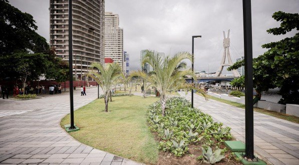Imagem de praça líbano, inaugurada nesta sexta-feira (14)