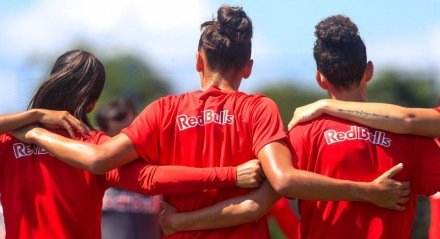 Meninas do Massa Bruta iniciarão a campanha enfrentando o Palmeiras, fora de casa.