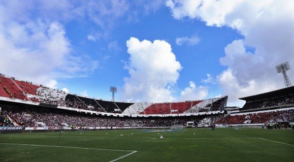 Estádio do Arruda em dia de jogo entre Santa Cruz e Sport pela semifinal do Campeonato Pernambucano