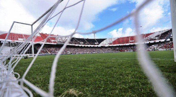 Estádio do Arruda em dia de jogo entre Santa Cruz e Sport pela semifinal do Campeonato Pernambucano