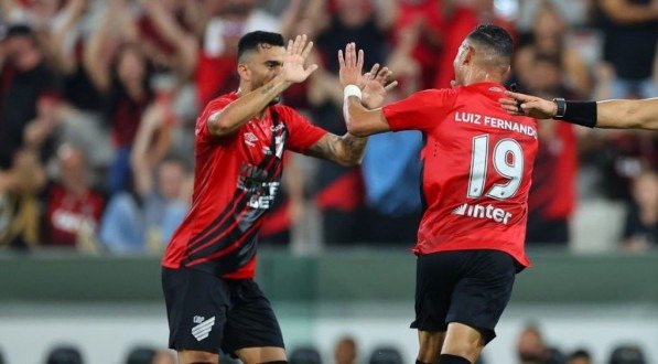 Athletico e Maringá empatam por 1 a 1 no jogo de ida da semifinal do Campeonato Paranaense