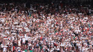 Torcida do Santa Cruz em jogo no estádio do Arruda