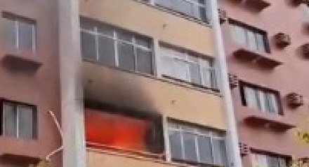 Incêndio em apartamento, no bairro da Encruzilhada