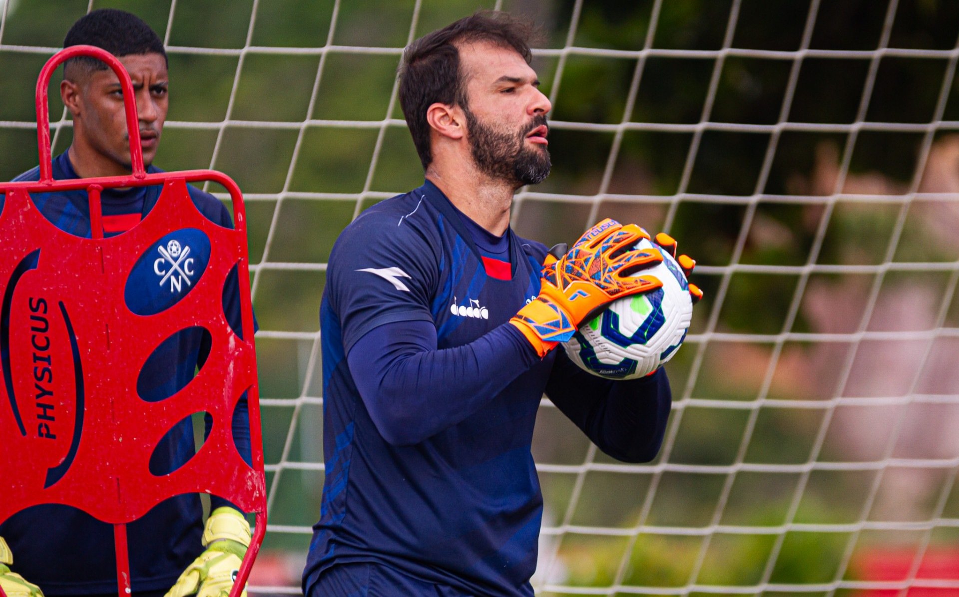 Imagem do goleiro Muriel, um dos &quot;pendurados&quot; do N&aacute;utico