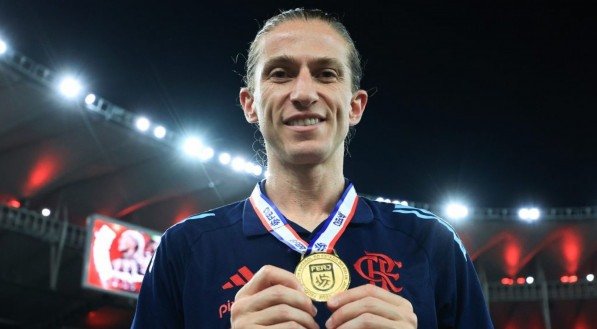 Filipe Luís conquistou o seu primeiro título estadual.