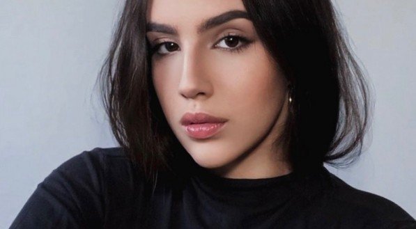Nanda Silveira, especialista em esoterismo e influenciadora digital