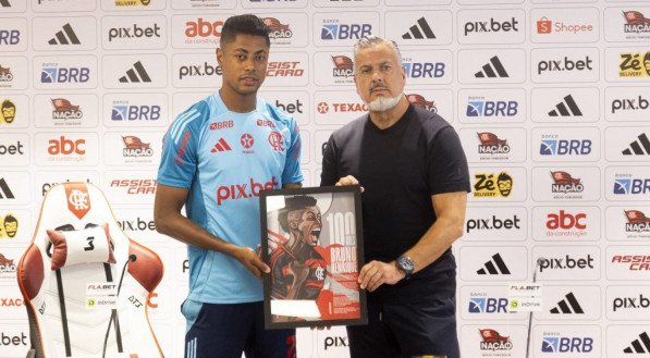 Bruno Henrique se emociona em homenagem do Flamengo: “Eu consegui, eu venci”