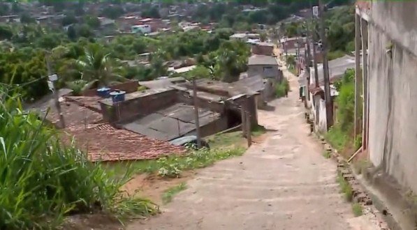 Medo e insegurança tomam conta da Rua Frei Damião