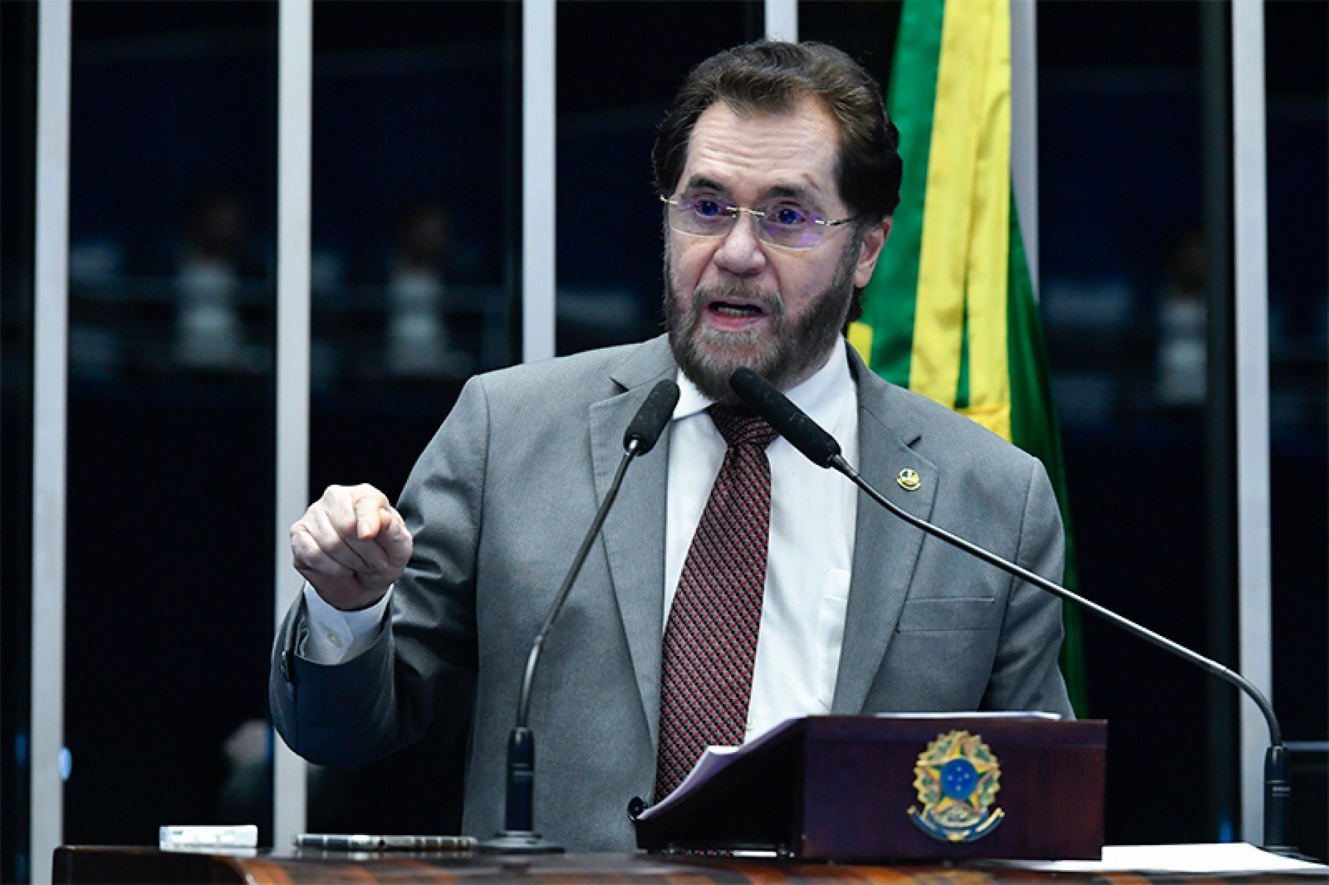 Frase do senador Plínio Valério sobre "enforcar" a ministra Marina Silva, por não "tolerar" ouvi-la por muito tempo, repercutiu entre políticos