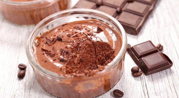 Sobremesas fit com chocolate: 5 receitas fáceis para não furar a dieta
