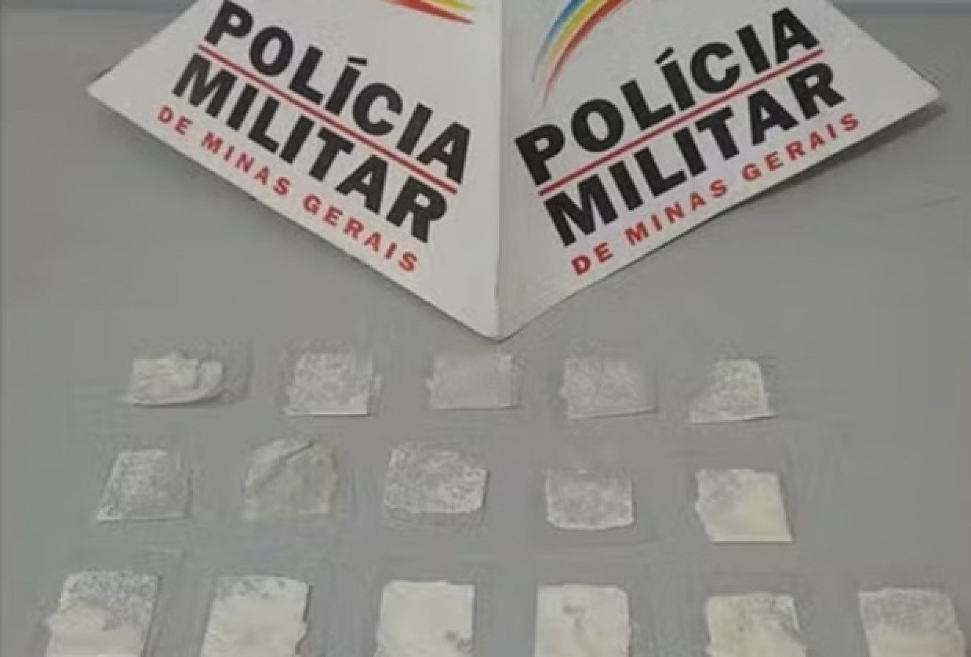 Papelotes de cocaína seriam do pai da criança de 4 anos