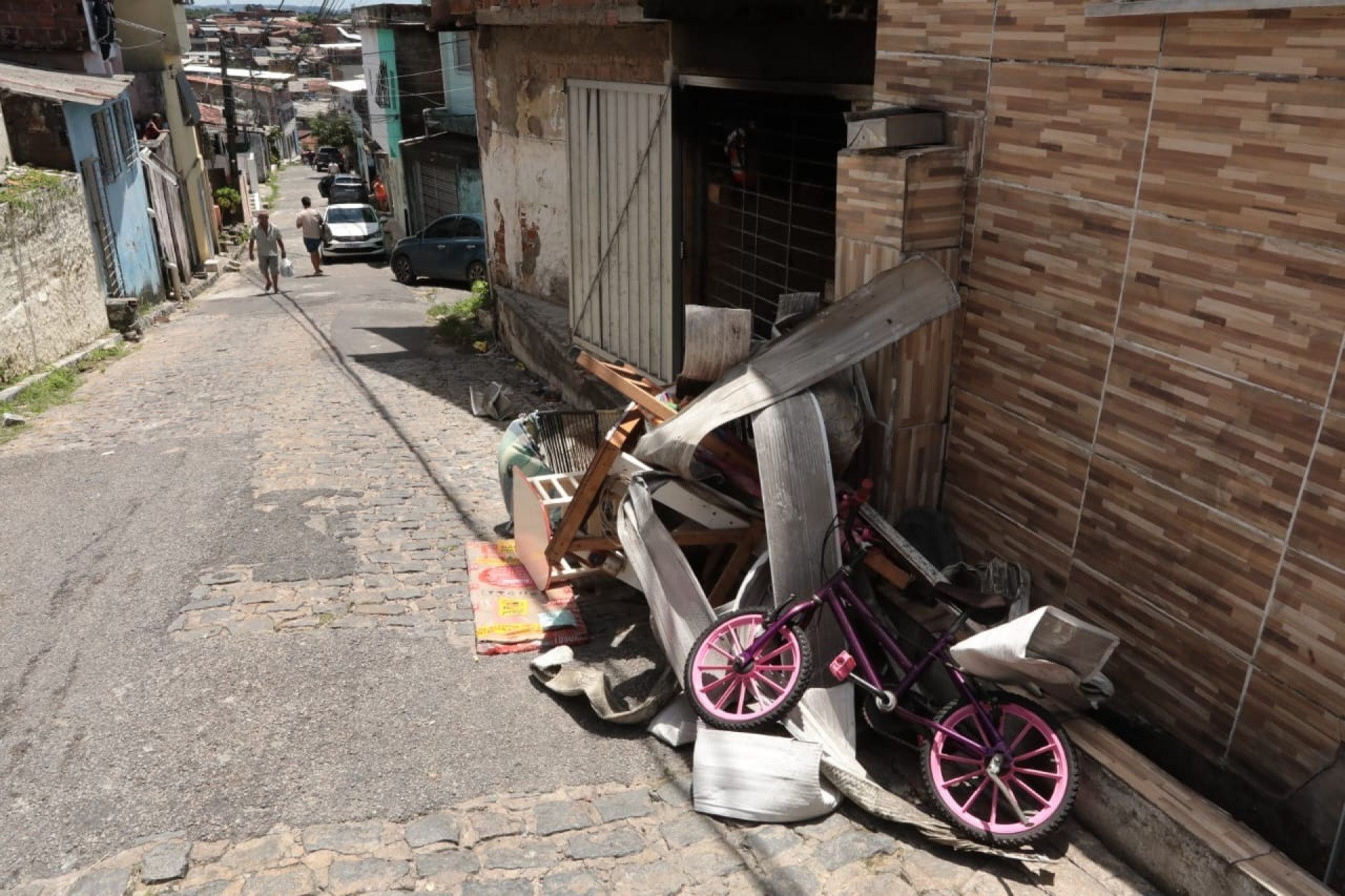 Imagem da rua do bairro do Pacheco, em Jaboatão, onde adolescente de 14 anos foi morta a facadas