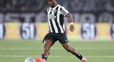 Zagueiro alvinegro fica à disposição do Botafogo e pode encarar o Palmeiras na estreia 