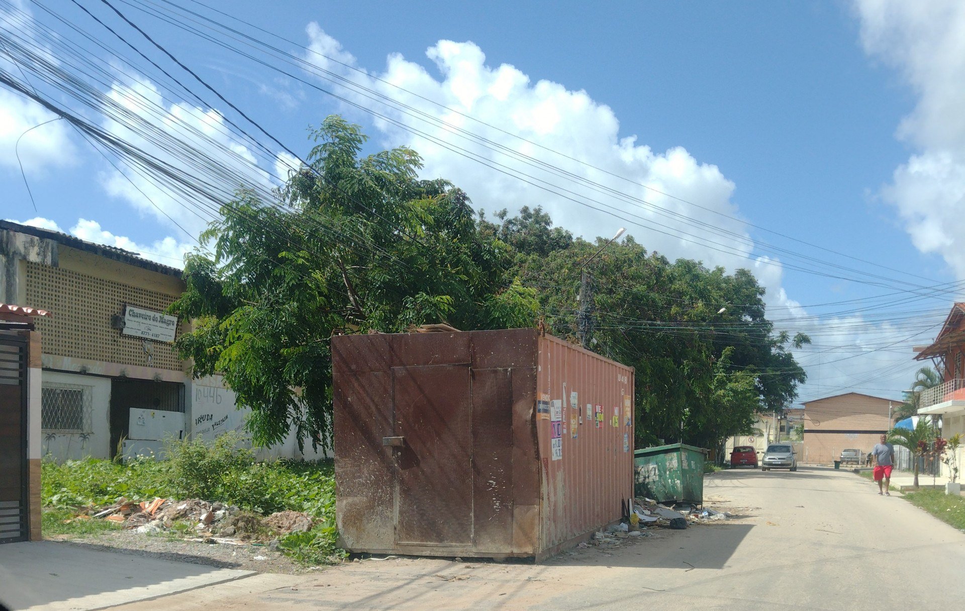 Contêiner abandonado no Janga