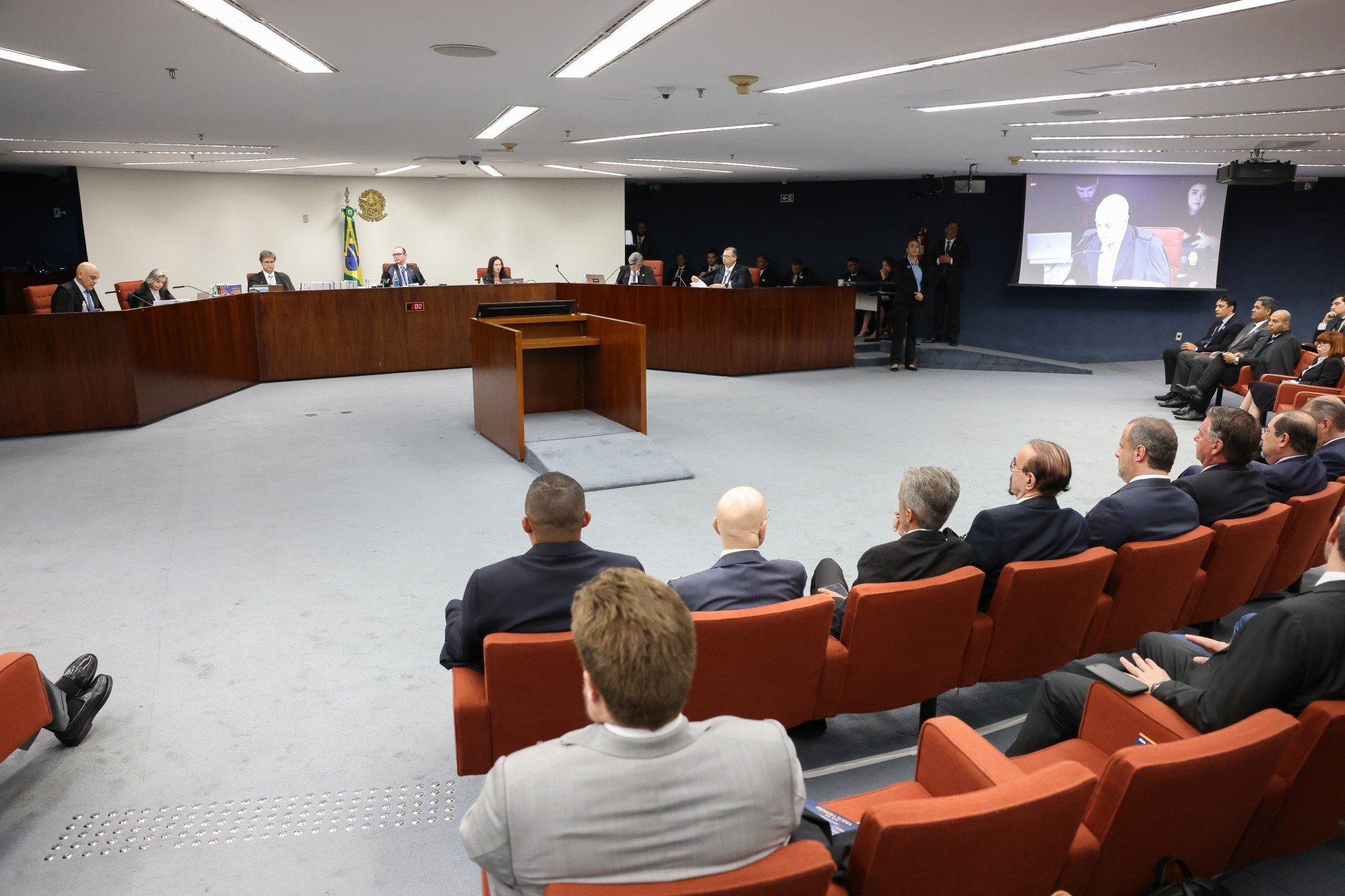 Foto da capa: Cena Política
