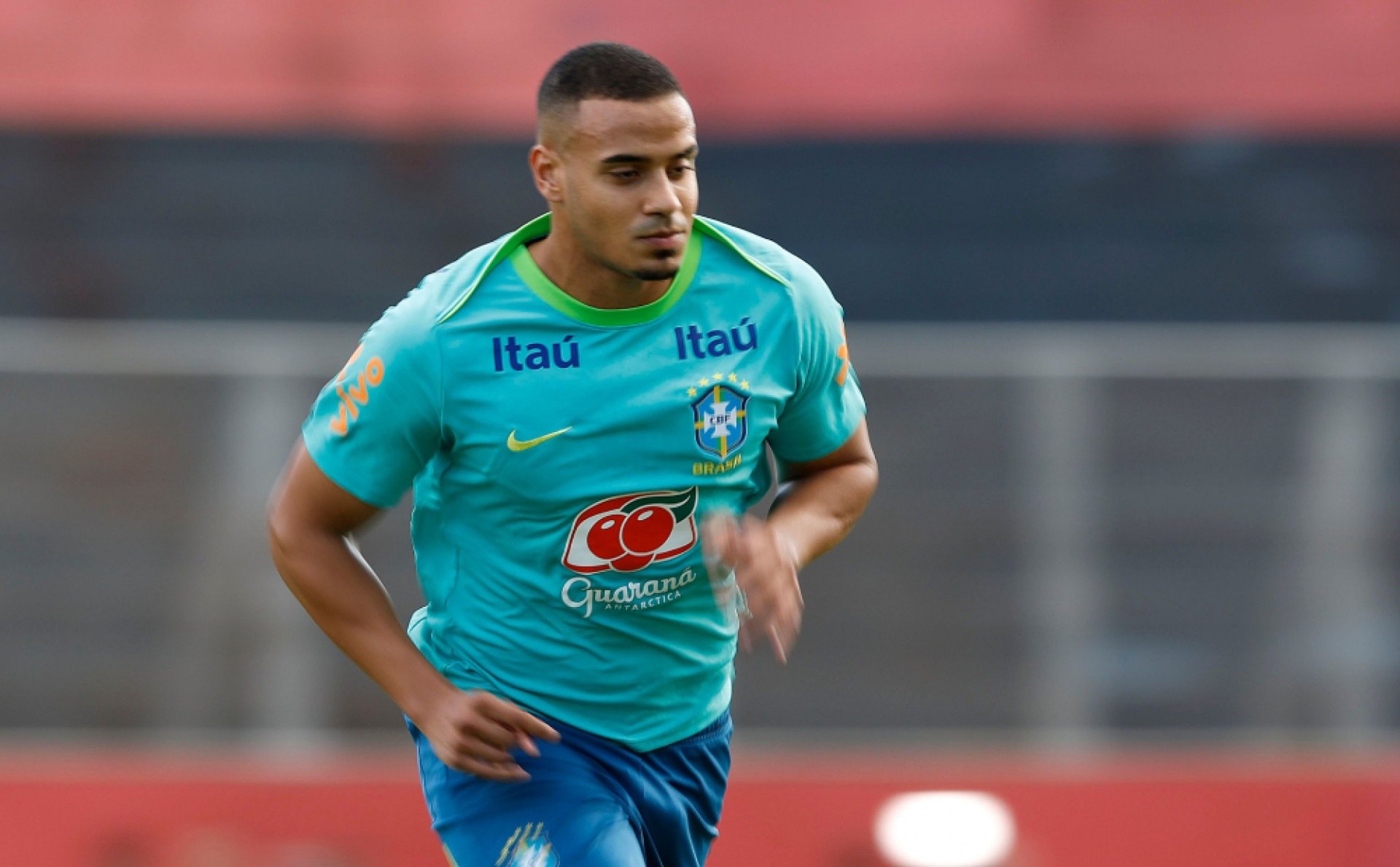 Murillo em treinamento da Seleção Brasileira