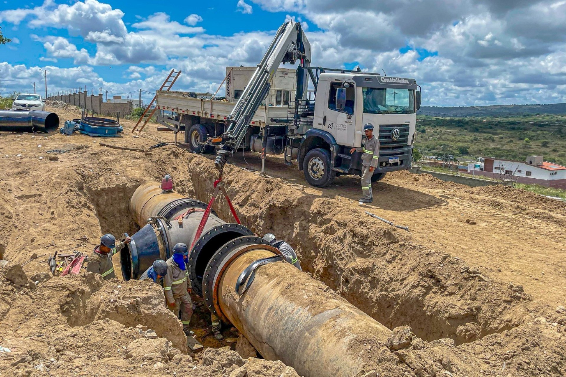 Foram autorizados cerca de R$ 55,3 milh&otilde;es em ordens de servi&ccedil;o e outros R$ 52,8 milh&otilde;es para licita&ccedil;&otilde;es