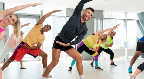 Imagem de aula de dança. SESI-PE realiza aulão gratuito de ritmos em alusão ao Dia Mundial de Combate ao Sedentarismo