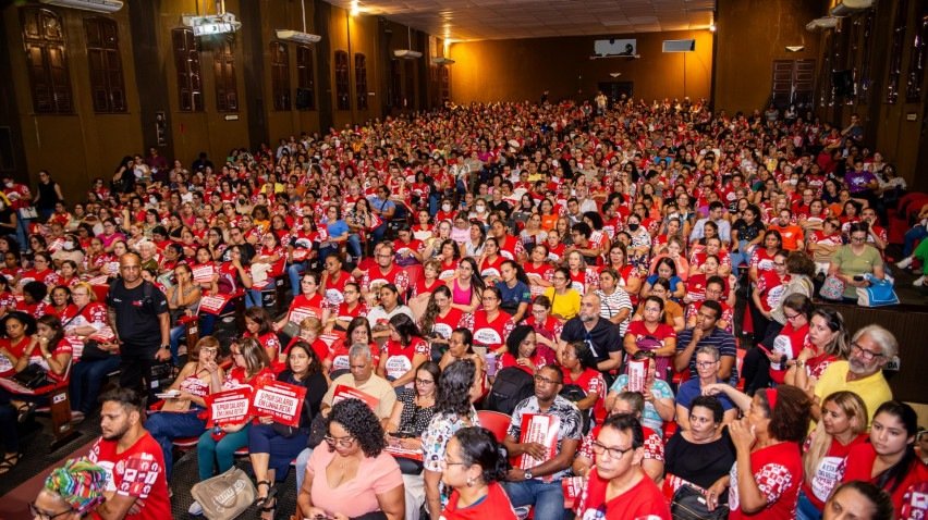 Simpere realizou uma assembleia geral nessa terça-feira (26), no Teatro Boa Vista
