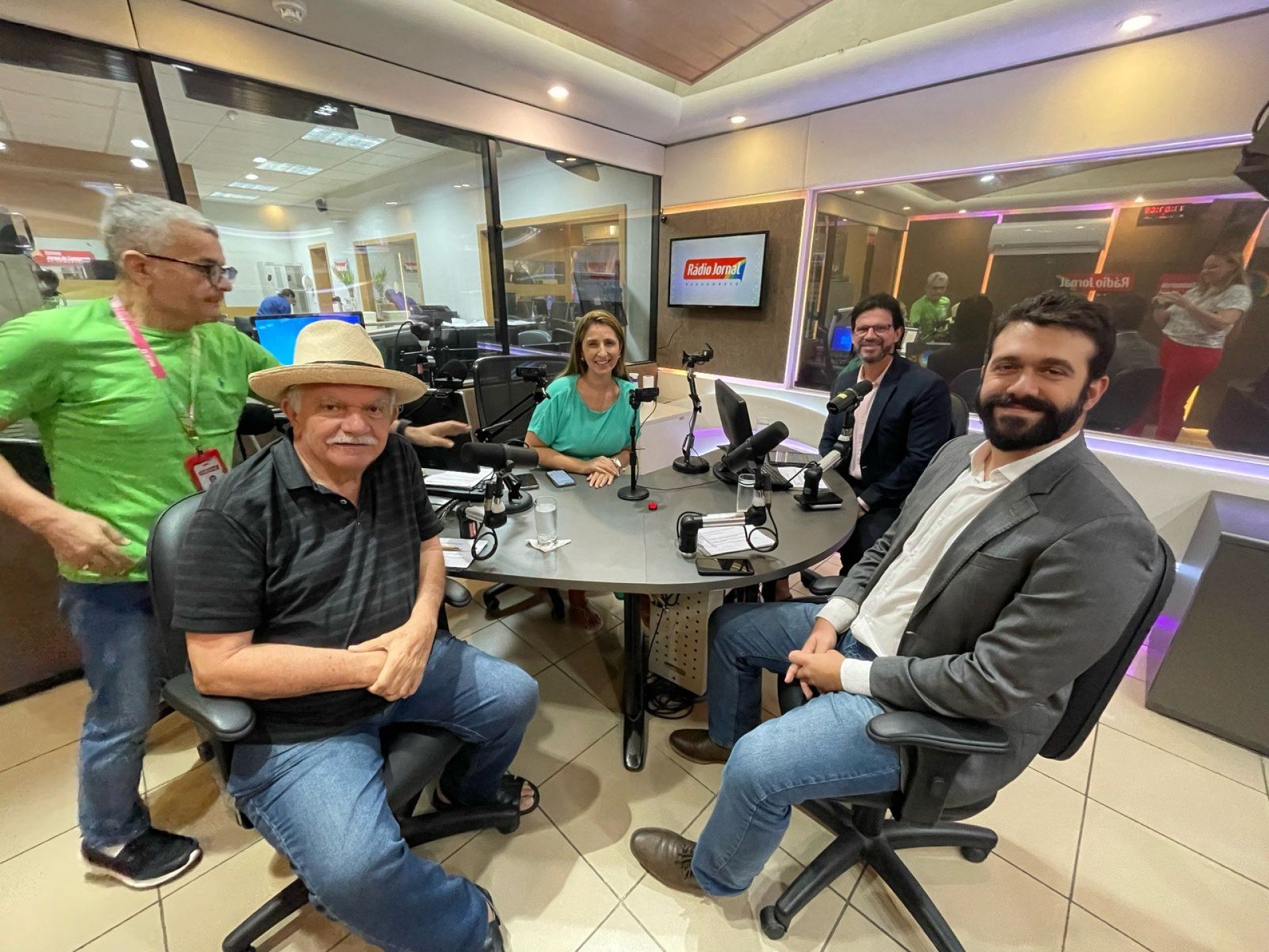 Convidados do debate sobre assuntos metropolitanos na Rádio Jornal 